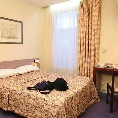 Hotel Ibis Styles Nation Porte De Montreuil 3*